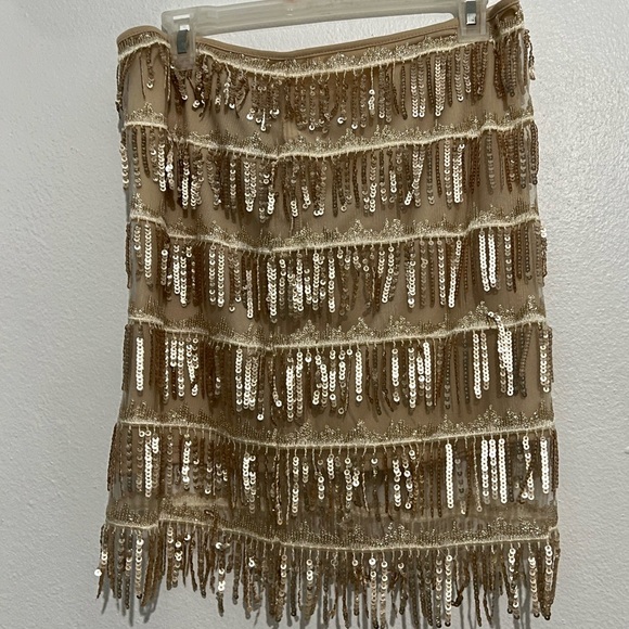 Jeans and skirts: flare jeans, mom jeans - Picture 4 of 5